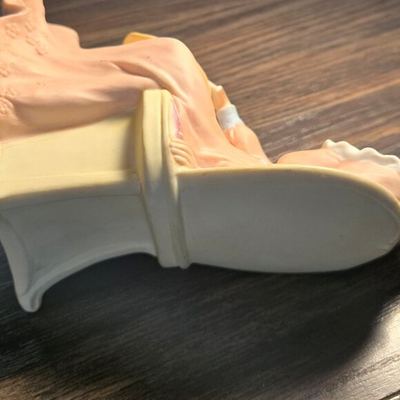 Vintage HOMCO Porcelain Victorian Lady Figurine, "Courtney's Dream" #1439 - Picture 6 of 9